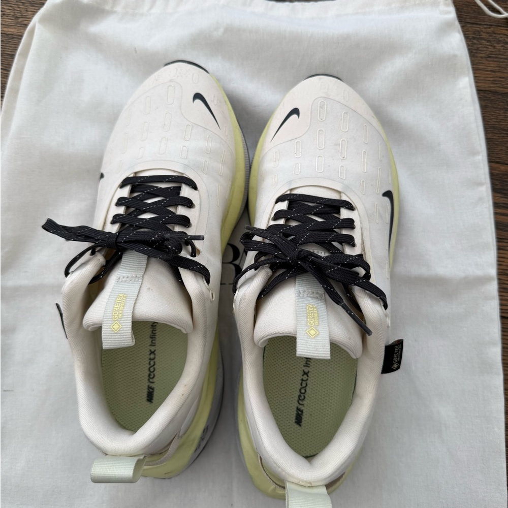 Nike goretex Sneakers size 7.5